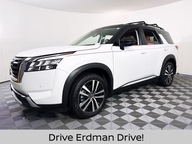 Used 2025 Nissan Pathfinder SUV