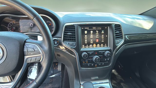 Used 2017 White Jeep Trailhawk image 11