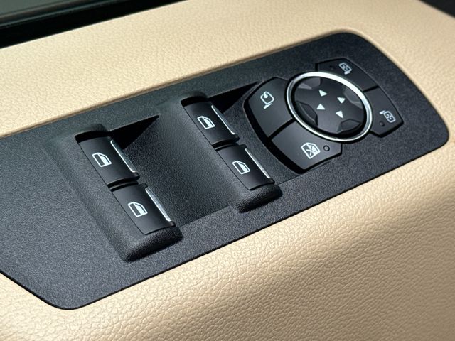 Used 2019 White Ford Lariat image 20