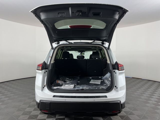 2025 Everest White Pearl Nissan Rogue SV FWD SUV
