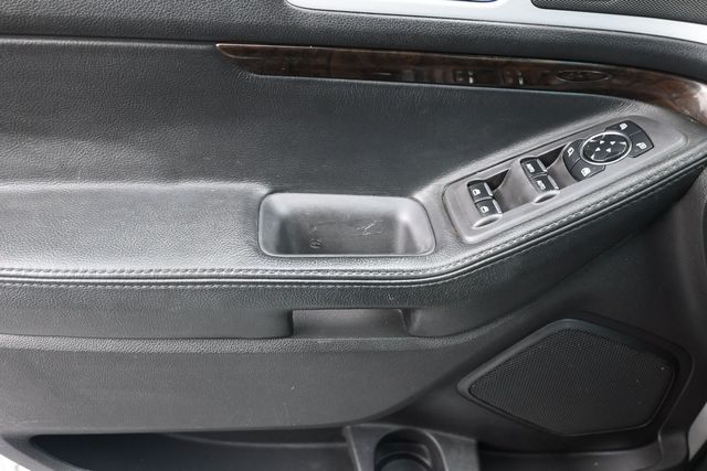 Used 2014 Silver Ford Limited image 28