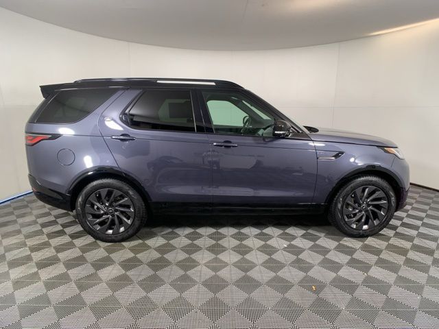 2024 Land Rover Discovery Dynamic SE 7