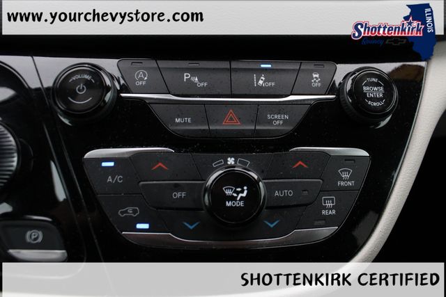 Used 2024 Chrysler Pacifica Van