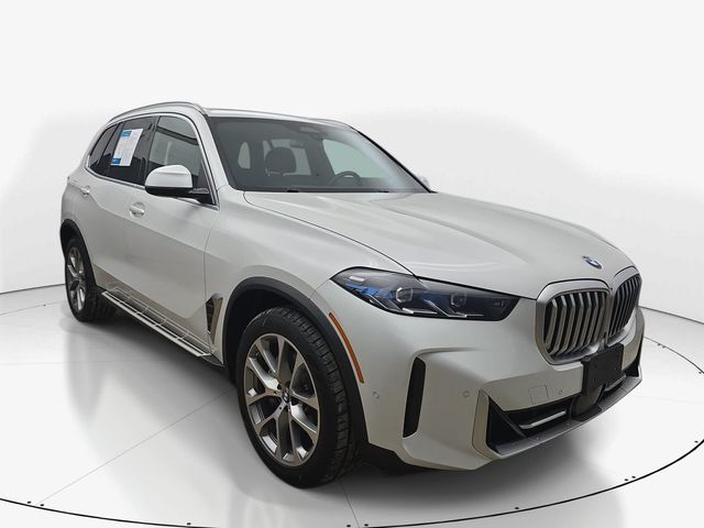 2024 BMW X5 Blanco (White Metallic) SUV/Crossover Tracción en las cuatro ruedas 8 velocidades Automática