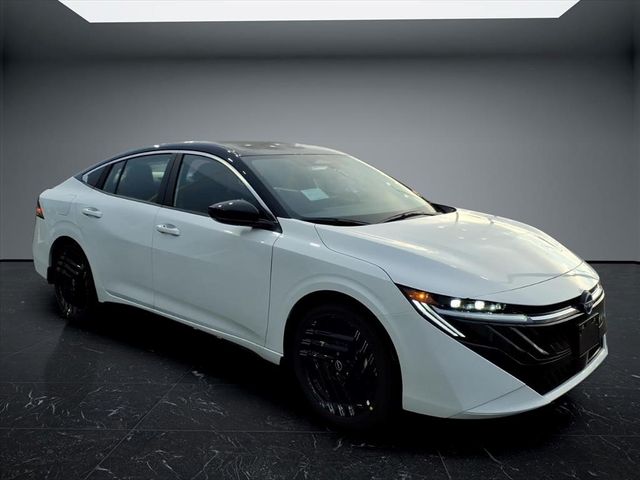 Aspen White/Super Black 2026 Nissan Sentra SR FWD Sedan Front-Wheel Drive Continuously Variable Transmission
