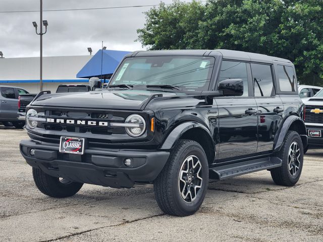2025 Ford Bronco Outer Banks Black at Bayway Cadillac Southwest