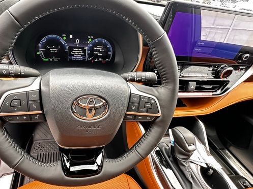 new 2026 Toyota Highlander Hybrid car