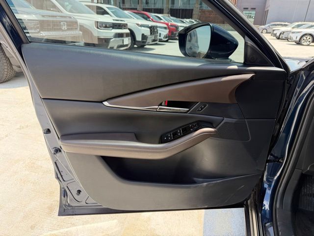 2023 Mazda CX-30 Premium - Photo 11