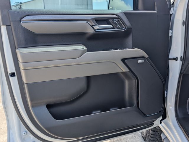 Certified Used 2025 White Chevrolet ZR2 image 10