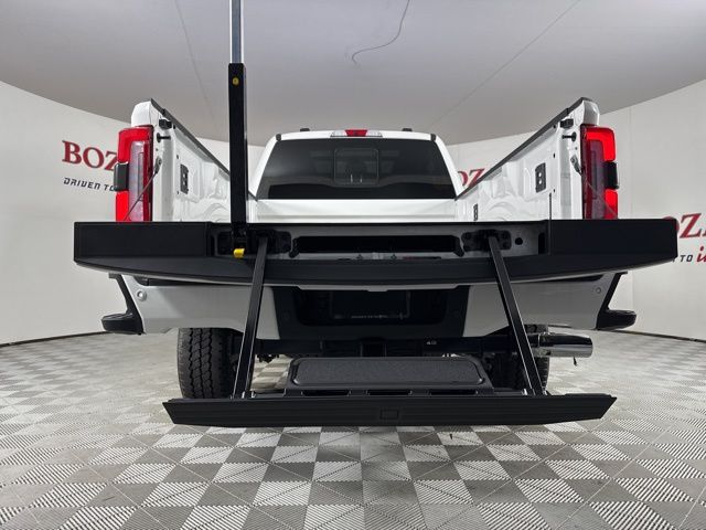 2025 Star White Metallic Tri-Coat Ford Super Duty F-350 SRW Platinum 4X4 Truck