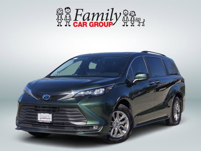 2025 Toyota Sienna XLE 7-Passenger FWD