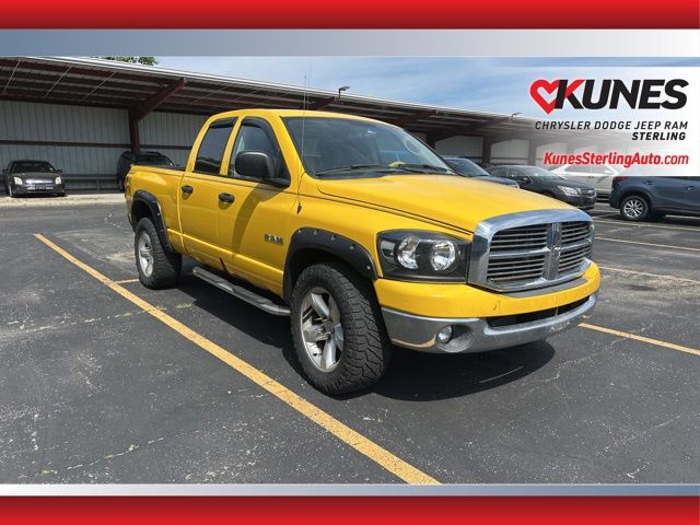 Detonator Yellow Clearcoat (Fleet) 2008 Dodge RAM 1500 Pickup Truck Four-Wheel Drive 5-Speed Automatic