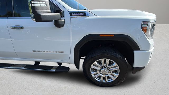 Used 2022 White GMC Denali image 39