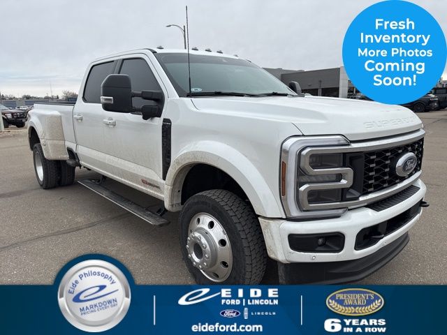 2025 Ford F-450 Super Duty Platinum Crew Cab LB DRW 4WD