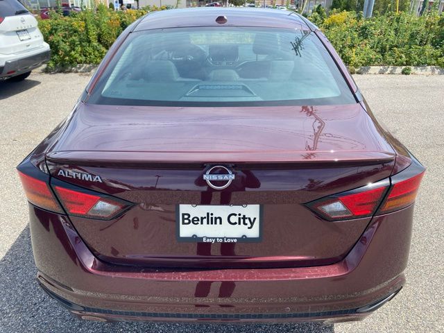 2025 Nissan Altima 2.5 SV photo 4