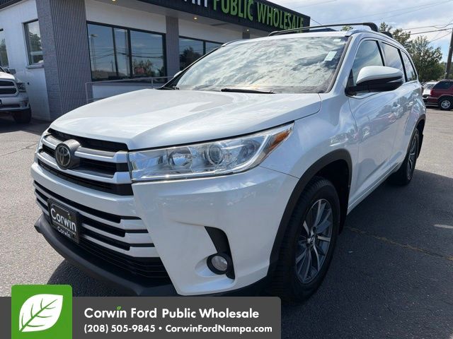White (Blizzard Pearl) 2018 Toyota Highlander SUV / Crossover All-Wheel Drive 8-Speed Automatic