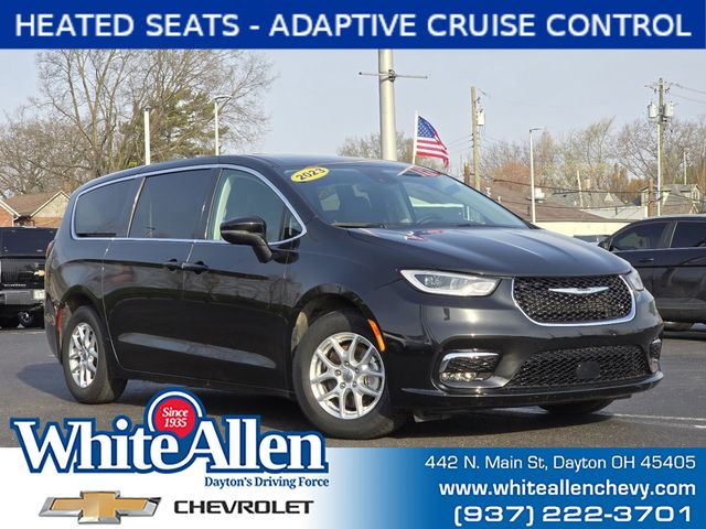Brilliant Black Crystal Pearlcoat 2023 Chrysler Pacifica Touring L FWD Minivan Front-Wheel Drive 9-Speed Automatic