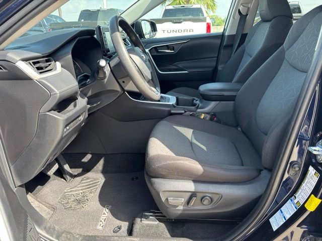 Used 2022  Toyota XLE image 11