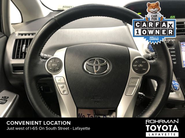 2013 Toyota Prius v Five 16