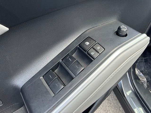 2023 Toyota Highlander - $30,988