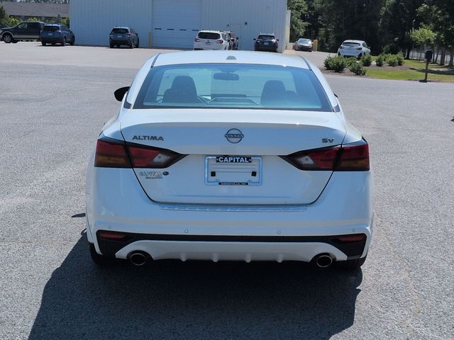 Used 2023 White Nissan 2.5 SV image 4
