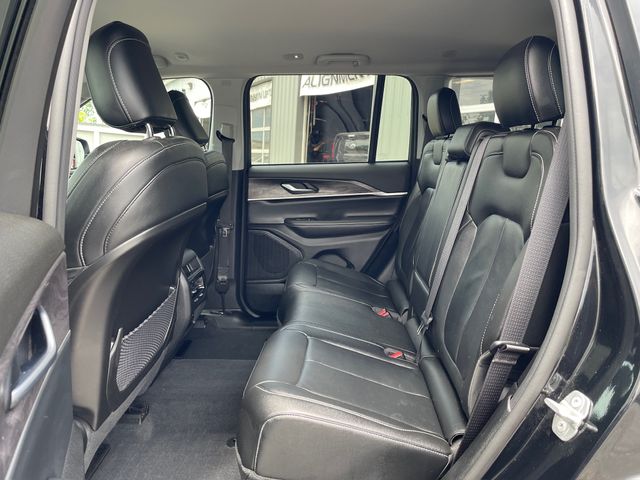 2023 Jeep Grand Cherokee Limited - Diamond Black Crystal Pearlcoat exterior view 12