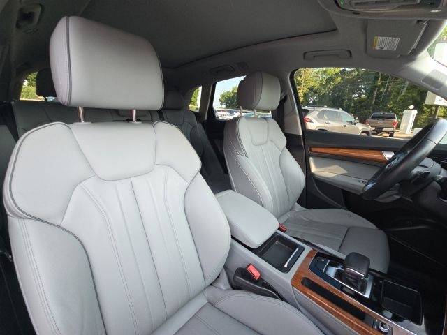 2022 Audi Q5 e:46803A