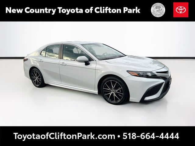  2024 Toyota Camry SE AWD   