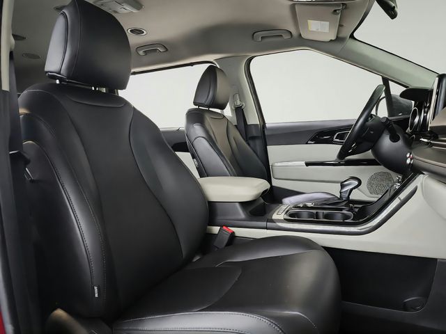Used 2022 Kia Carnival Van