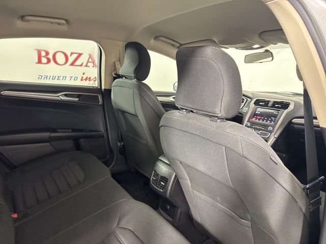 2017 Ingot Silver Ford Fusion SE FWD Sedan