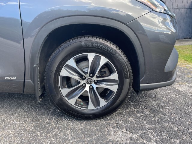 Used 2022 Toyota Highlander Hybrid SUV