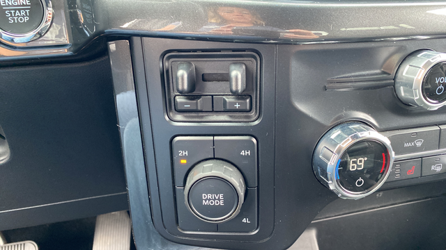 Used 2021 Black Metallic Ford XLT image 20