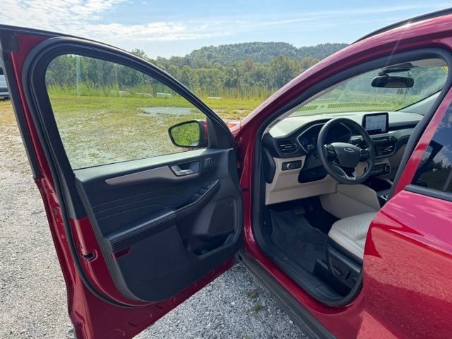Used 2021 Red Ford SEL image 12