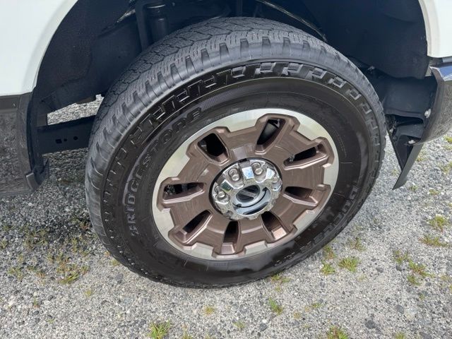 Used 2025 White Ford King Ranch image 10