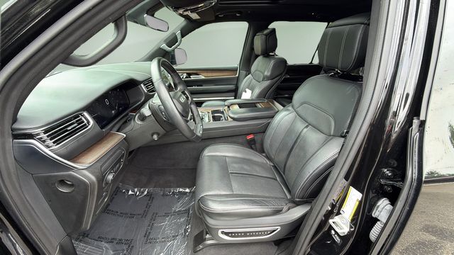 Used 2024 Black Jeep Base image 18