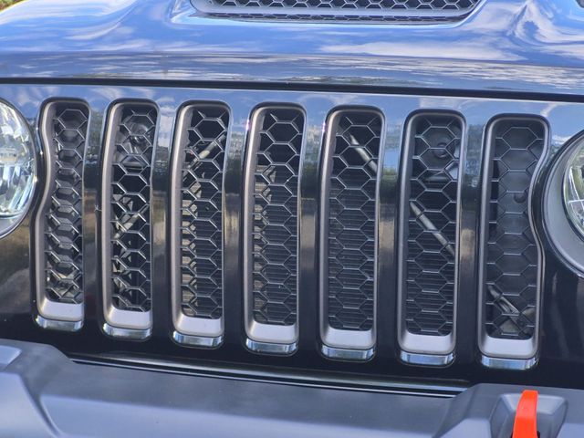 Used 2021 Black Jeep Mojave image 24