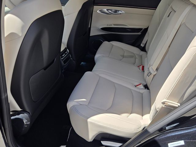 2027 Genesis Gv70