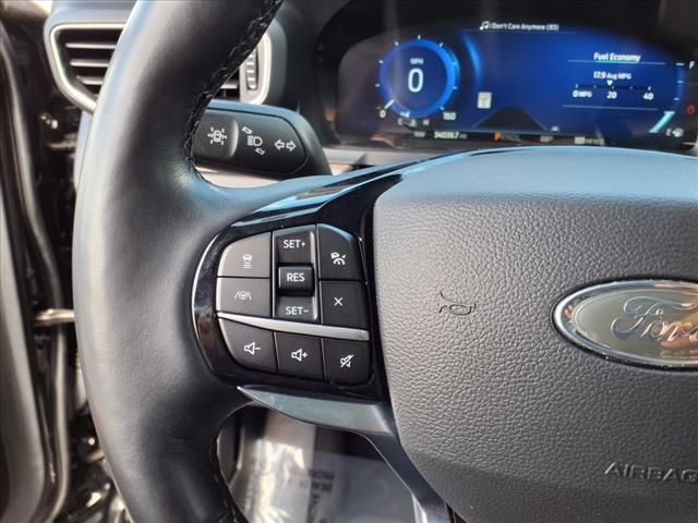 2022 Ford Explorer Platinum photo