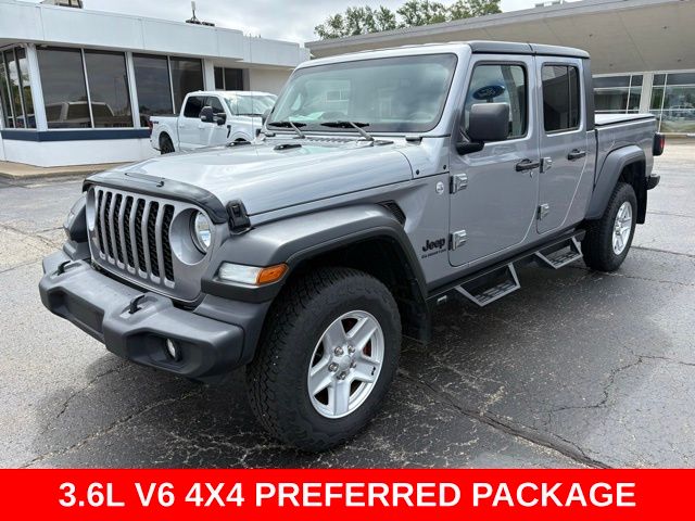 Billet Silver Metallic Clearcoat 2020 Jeep Gladiator Sport Crew Cab 4WD Pickup Truck Four-Wheel Drive 8-Speed Automatic