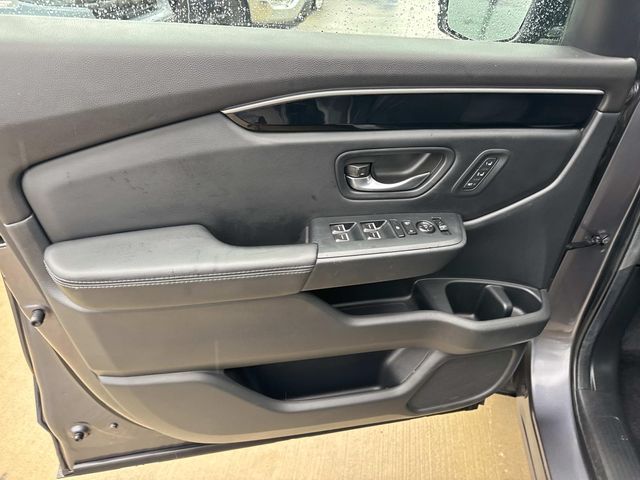 Certified Used 2024 Gray Honda EX-L image 18