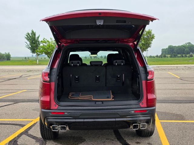 2025 GMC Acadia AWD AT4