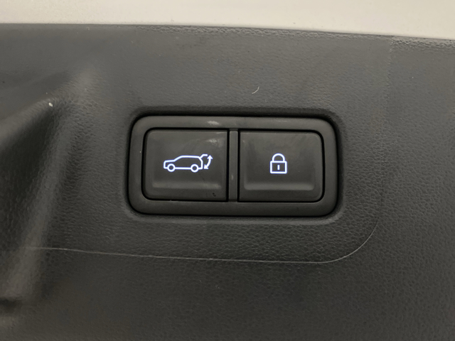 New 2026 Shimmering Silver Pearl Hyundai SEL image 13
