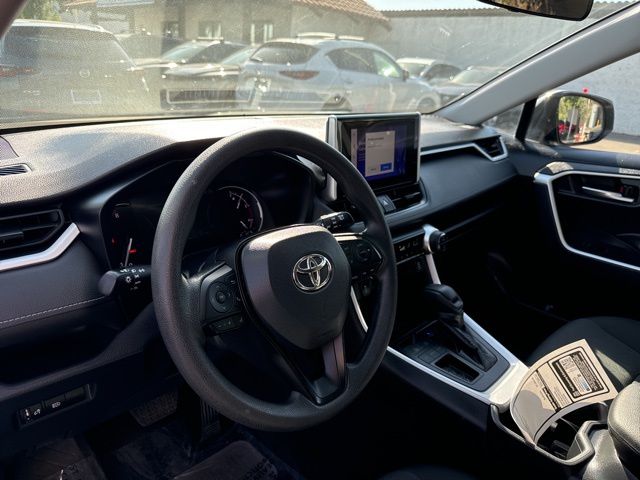 2023 Toyota RAV4 XLE 12