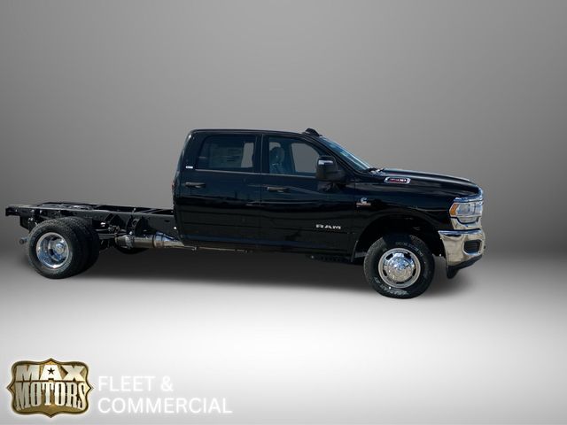 2023 Ram 3500 SLT 3