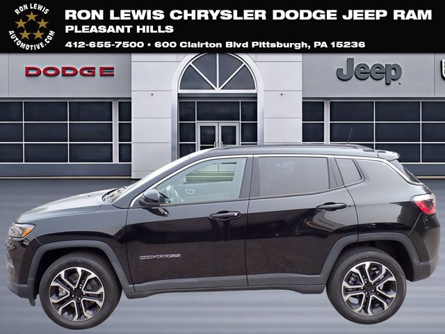 Diamond Black Crystal Pearlcoat 2023 Jeep Compass SUV / Crossover Four-Wheel Drive 8-Speed Automatic