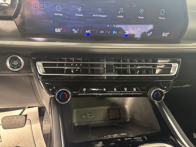 Used 2024 Chevrolet Traverse SUV