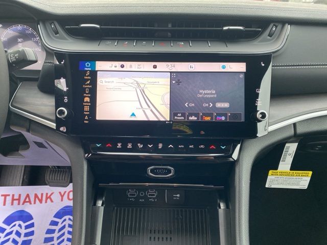 2026 Jeep Grand Cherokee Laredo - Bright White Clearcoat exterior view 17