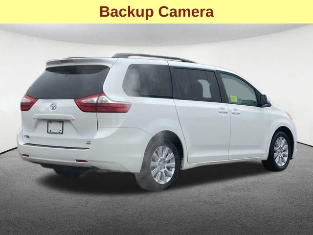 2015 Toyota Sienna LE 5