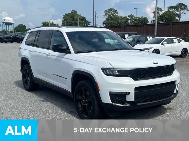 Used 2025 White Jeep Limited image 3