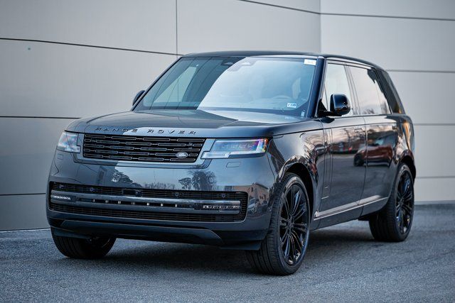 2026 Land Rover Range Rover P400 SE LWB AWD